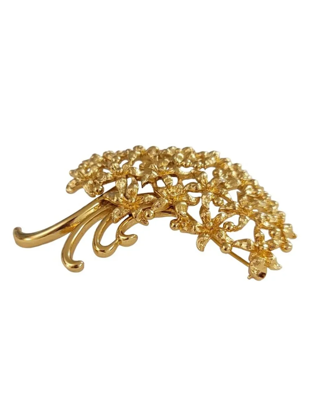 Monet Gold Tone Cluster Flower Bunch With Ribbon Bow Tie Brooch Pin, Signed K941